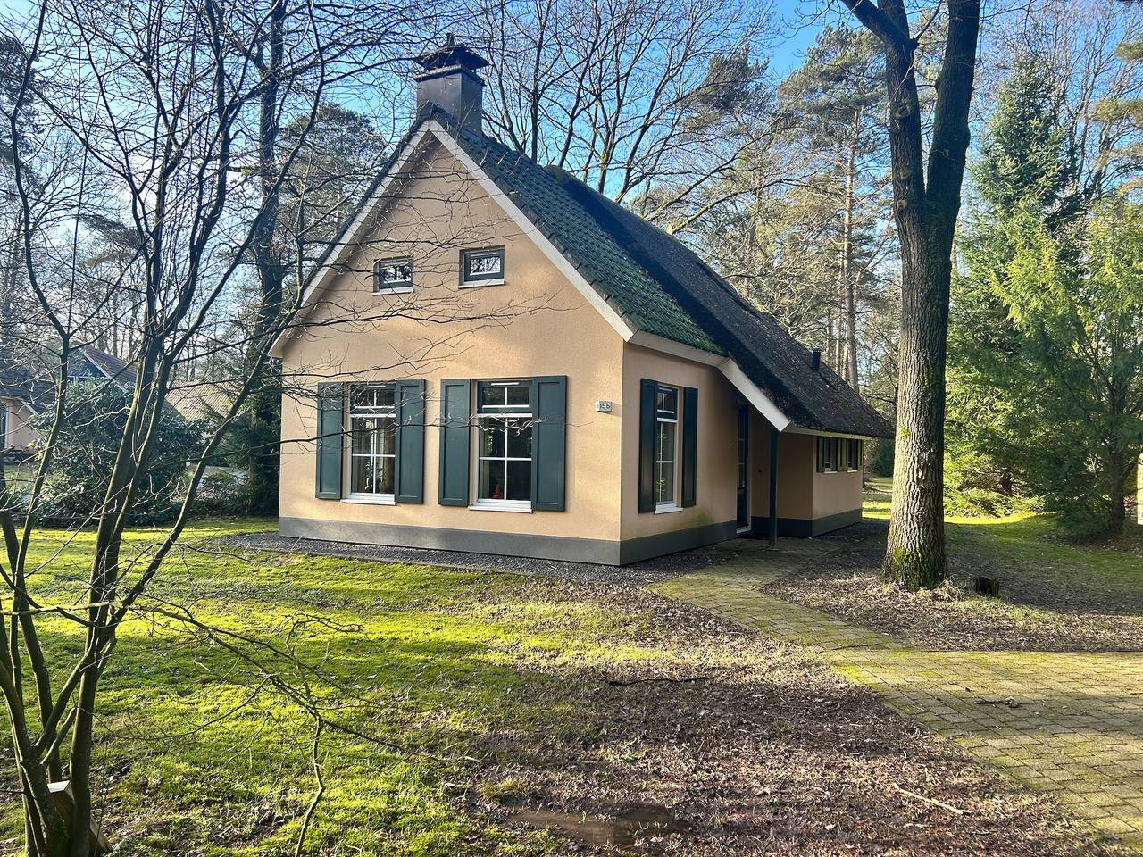 Landgoed Het Grote Zand — Esdorp Basic Bungalow met Bedstee | 4+2 personen in Hooghalen, Drenthe