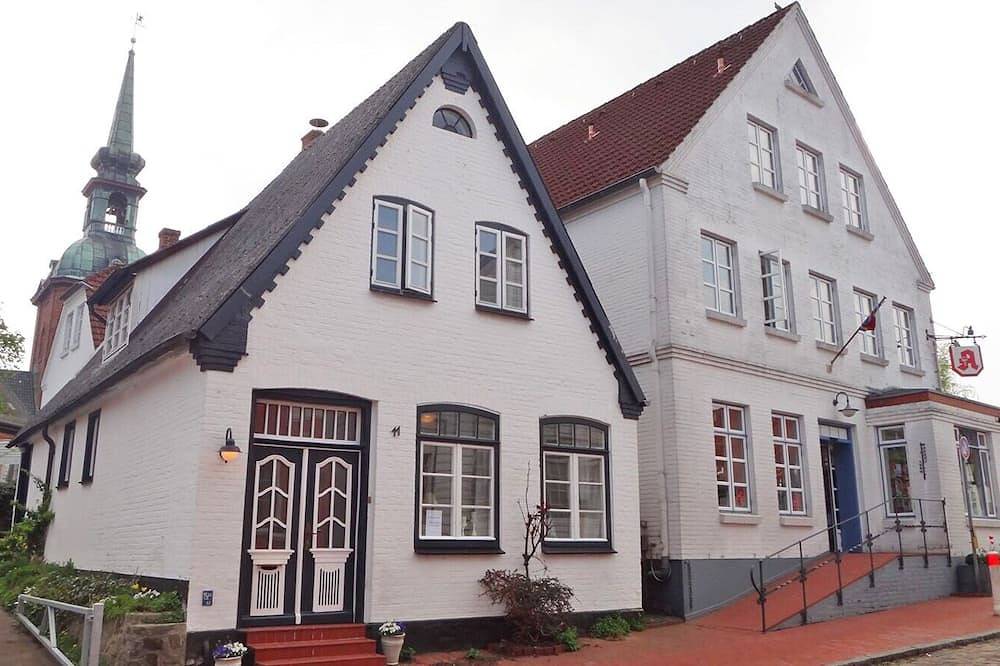 Entire apartment, The \"Möwennest\" vacation apartment in the small, lovingly restored captain's house, directly on Kappeln harbor, is beautifully and comfortably furnished in Kappeln, Kappeln and surroundings