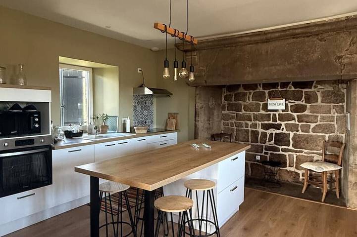 Location de vacances pour 7 personnes, avec balcon et jardin à Tudeils