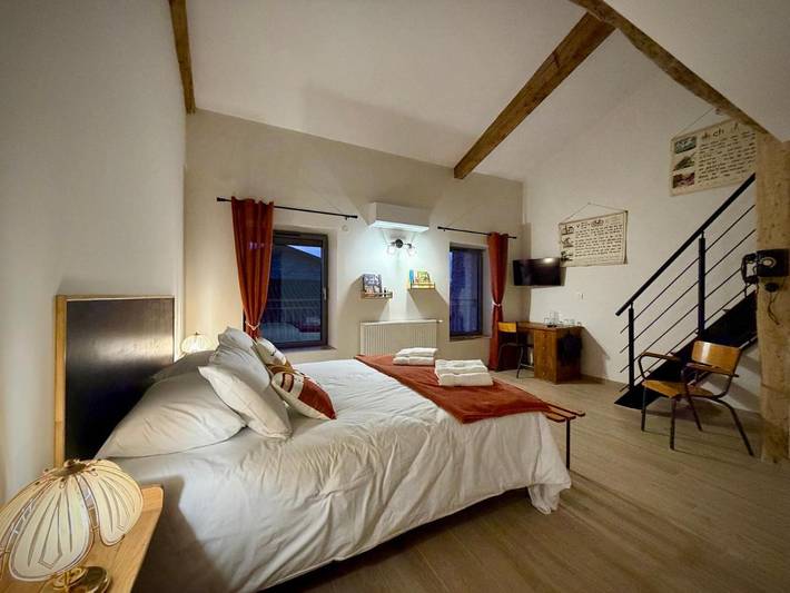 Maison d’hôte pour 2 personnes, avec jardin ainsi que piscine et vue dans l' Ain - 3