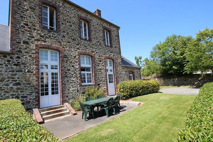 Gîte pour 8 personnes, avec jardin, animaux acceptés - 1