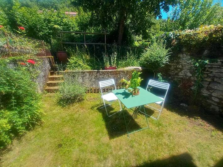 Location de vacances pour 2 personnes, avec jardin et vue à Vers - 4