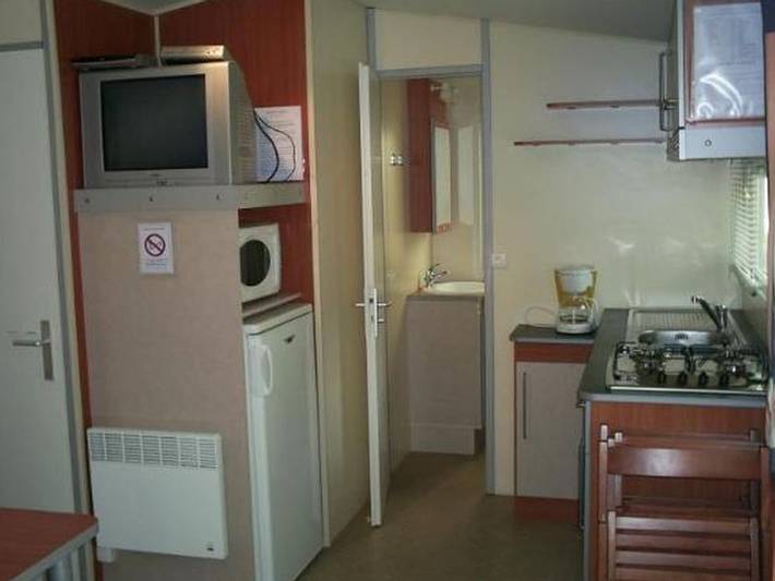 Camping pour 4 personnes, avec terrasse et piscine à Hyeres - 3