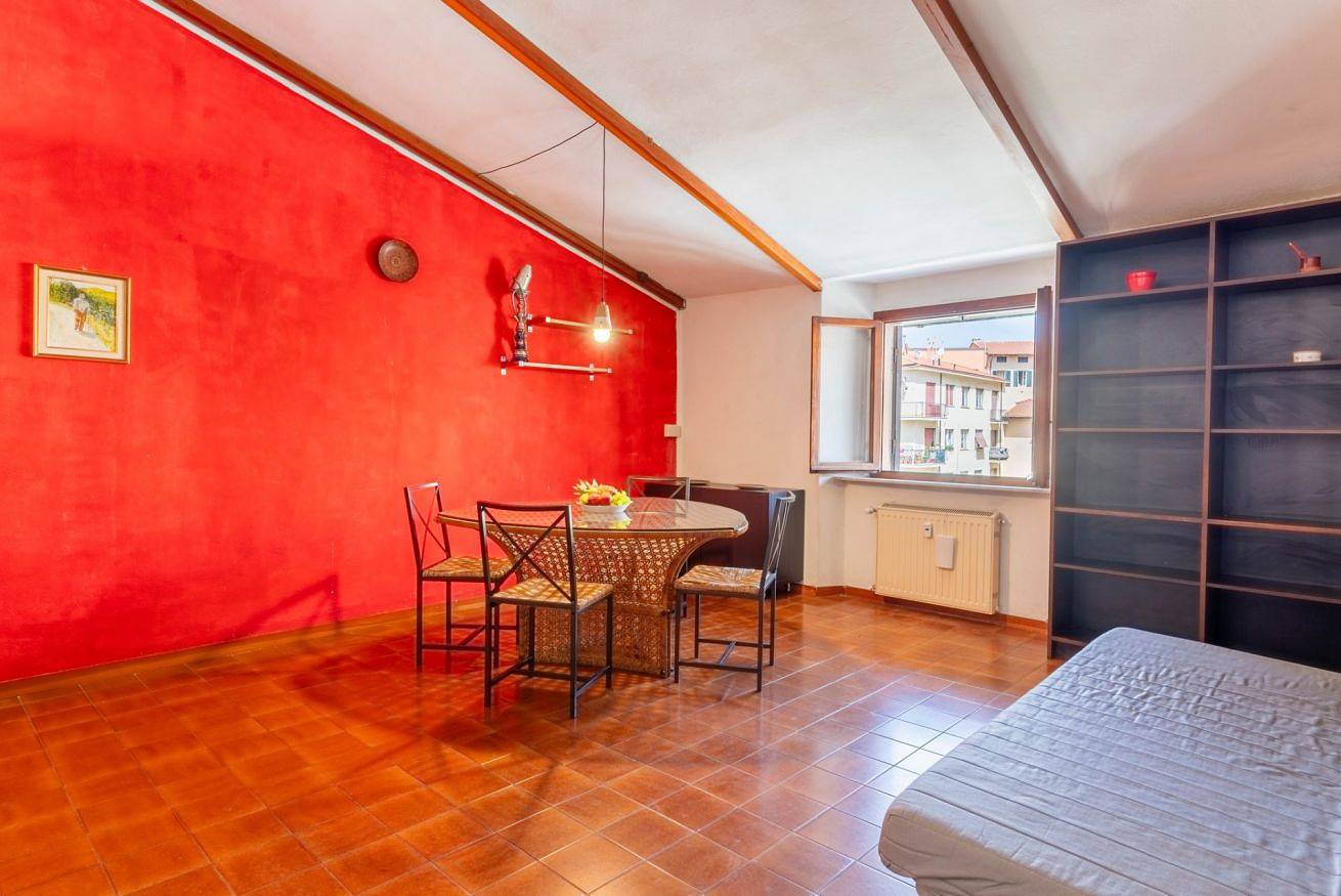 Entire apartment, Livorno- Quartiere Venezia Lovely Apartment! in Livorno, Etruscan Coast