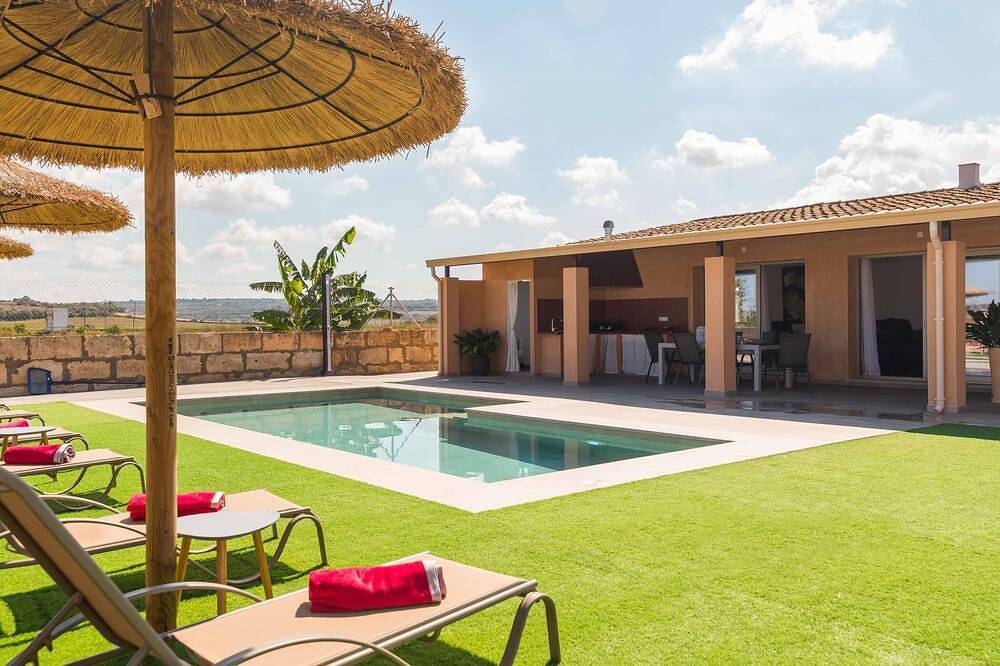 Bonita finca con piscina y jardín en Ariany. in Ariany, Interior de Mallorca