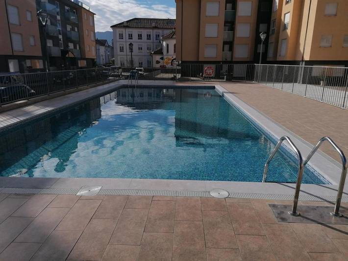 Apartamento para 4 personas, con Balcón y Terraza además de Piscina y Vistas en Unquera