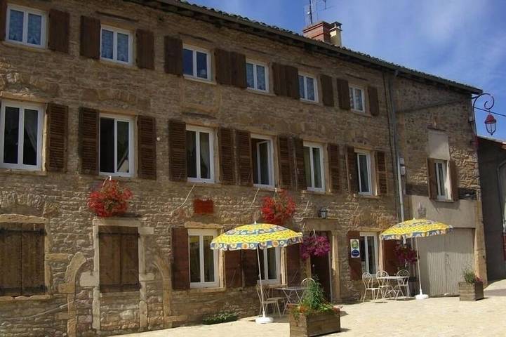 Gîte pour 25 personnes, avec jardin, animaux acceptés à Rivolet