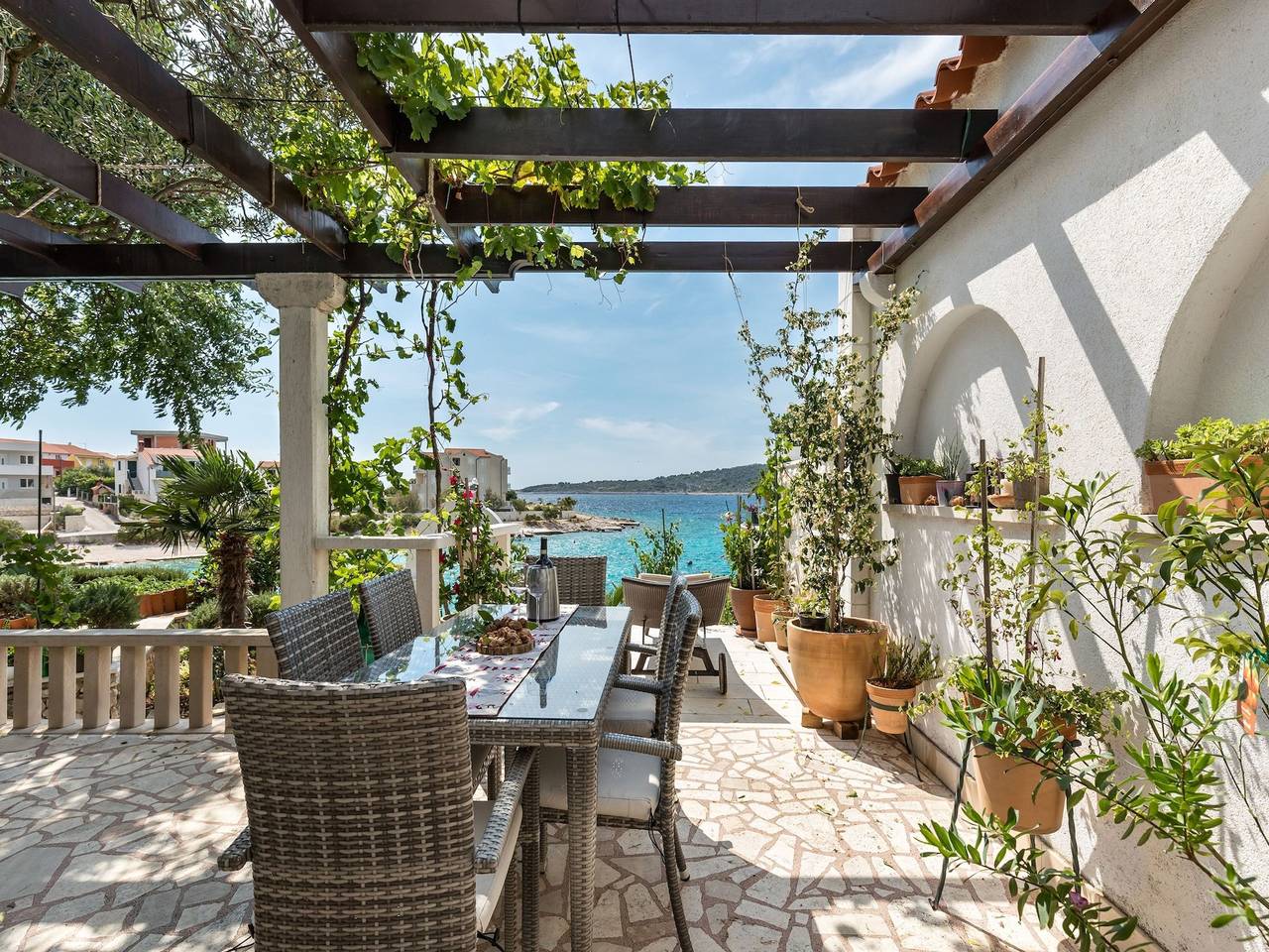 Ferienhaus für 6 Personen mit Garten in Razanj, Šibenik-Knin