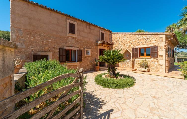 Soleado Apartamento con Piscina y WiFi in Campos, Mallorca Sur