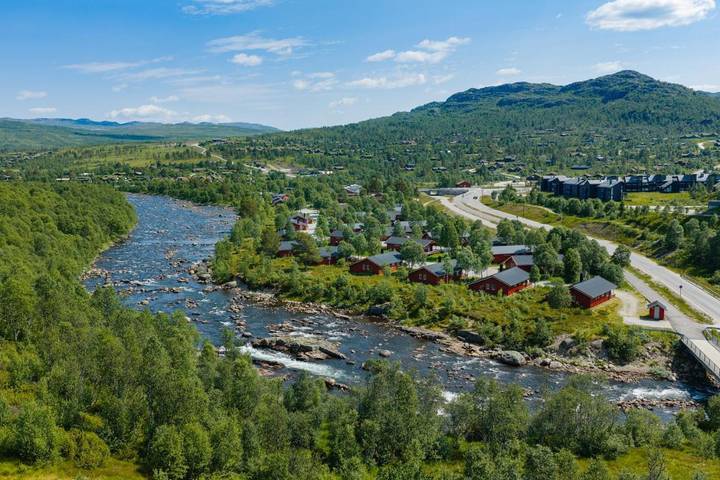 Ferielandsby for 12 personer, med Terrasse og Sauna i tillegg til Utsikt i Norge