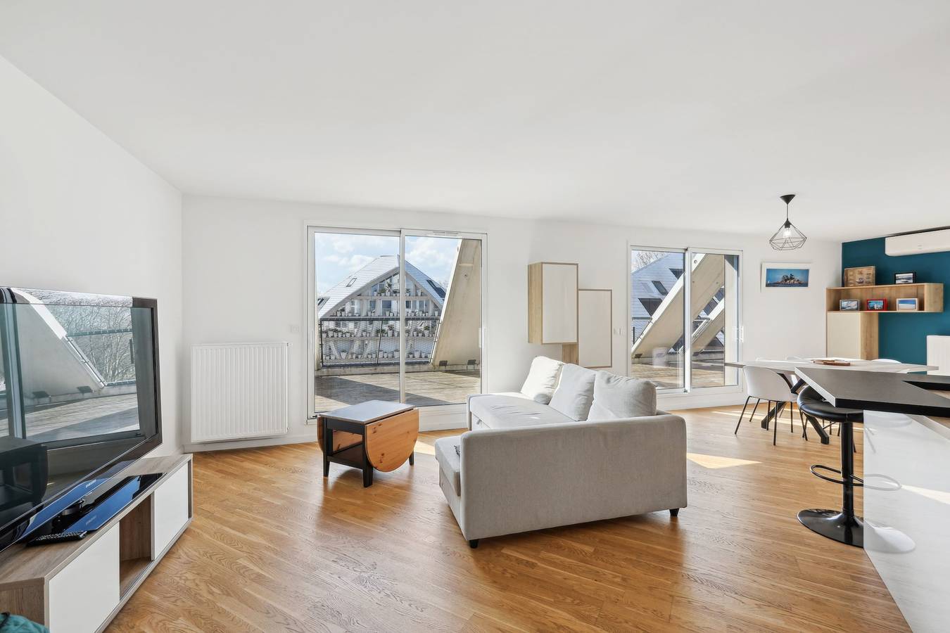 Appartement entier, Appartement T5 spacieux et lumineux  in Bordeaux, Région de Bordeaux