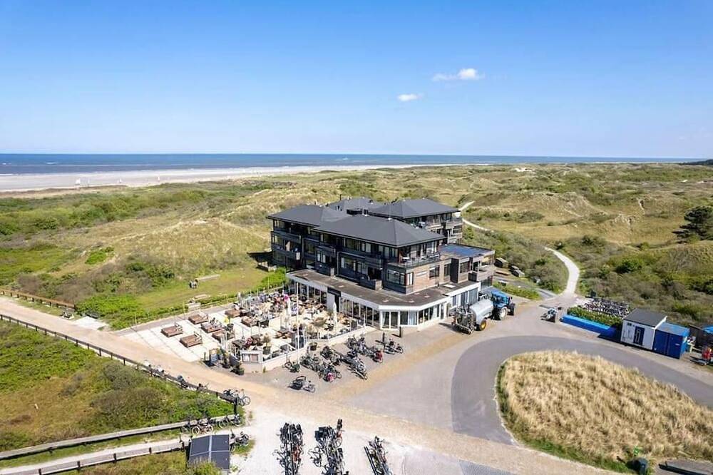Ganze Wohnung, Sunny 4-person apartment 50 meters from the beach in Schiermonnikoog