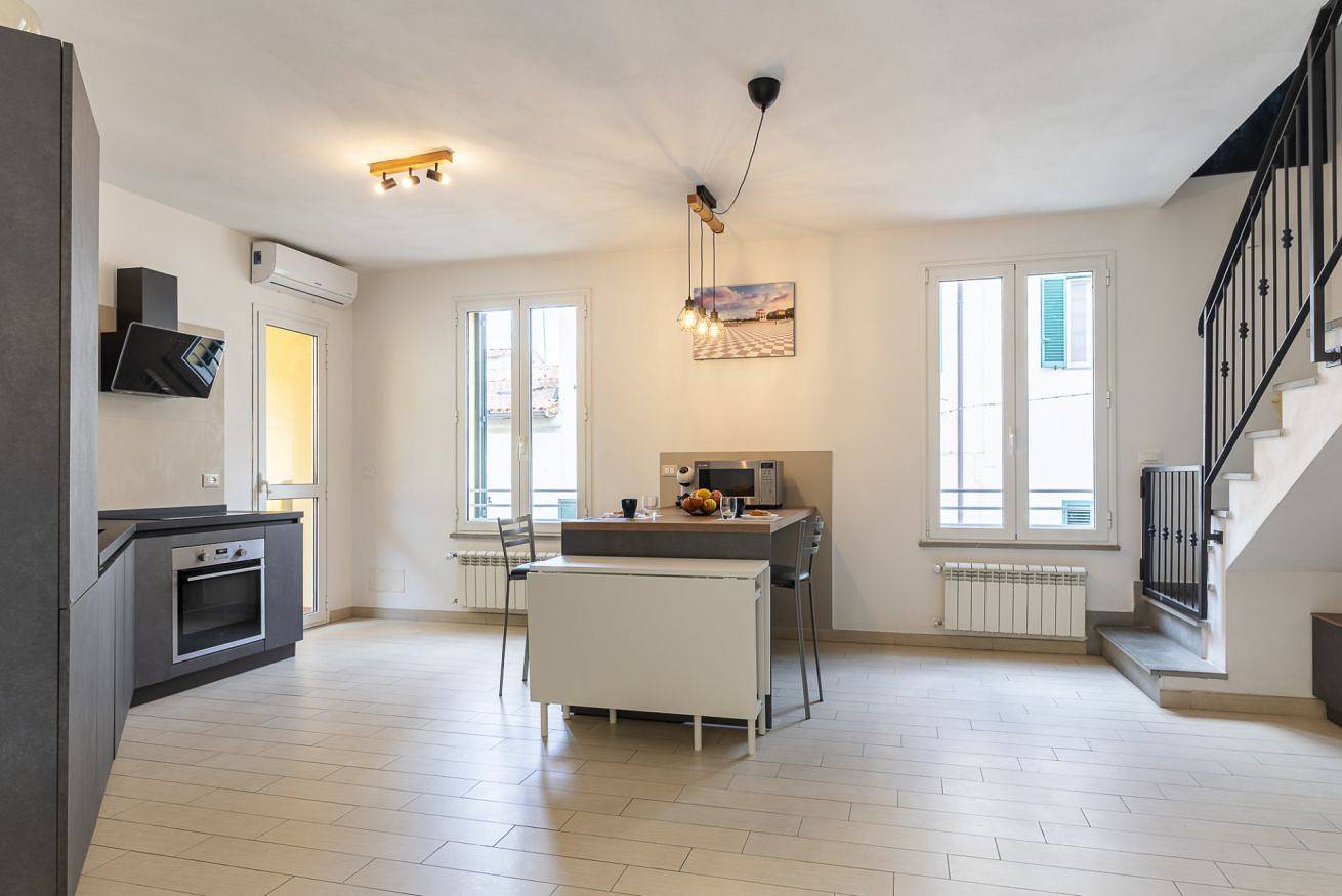 Entire apartment, Guesthost - Livorno Modern Apartment with Balcony! in Livorno, Etruscan Coast