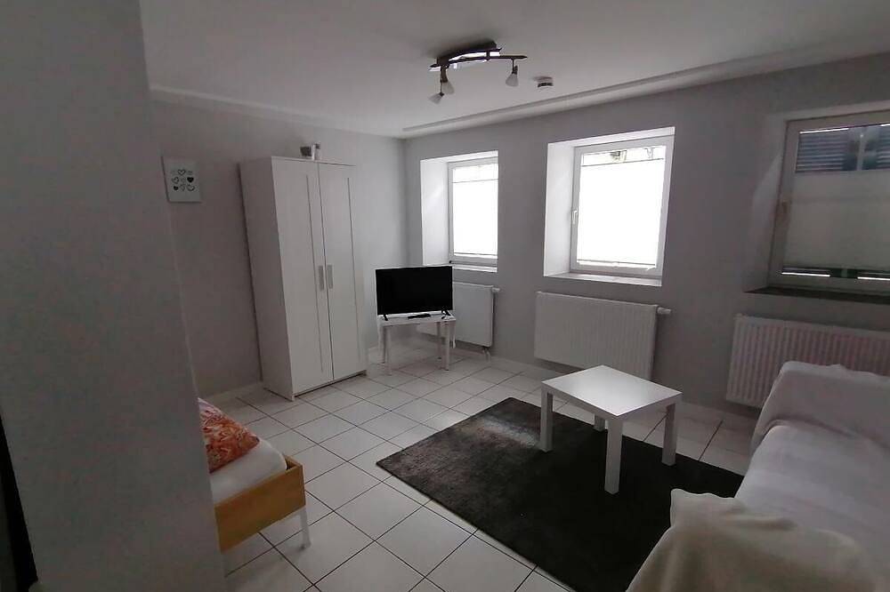 Ganze Wohnung, Ferien-Appartement Inge Dillamar (28 qm) in Veitshöchheim, Fränkisches Weinland