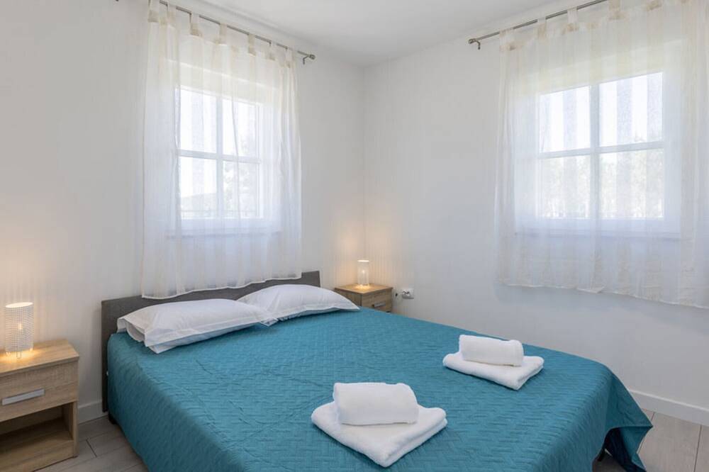 Two Bedroom Holiday Home in Dalmatinisches Zagora