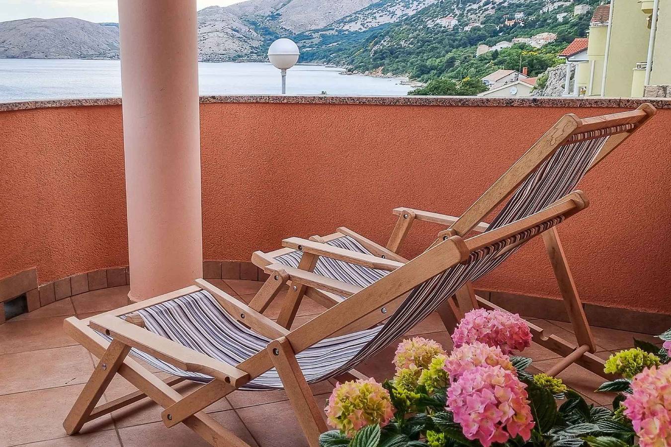 Ganze Ferienwohnung, Ferienwohnung mit Terrasse und Meerblick in Punat, Krk