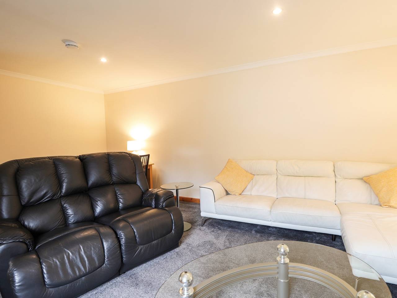 Entire apartment, 5 Pitgaveny Court in Lossiemouth, Moray