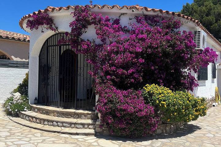 Charming  House with  spaciousGarden and Terrace in Miami Platja, Mont-roig del Camp
