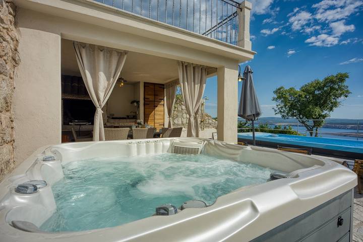 Villa für 6 Personen, mit Pool und Garten sowie Meerblick in Kvarner Bucht - 4