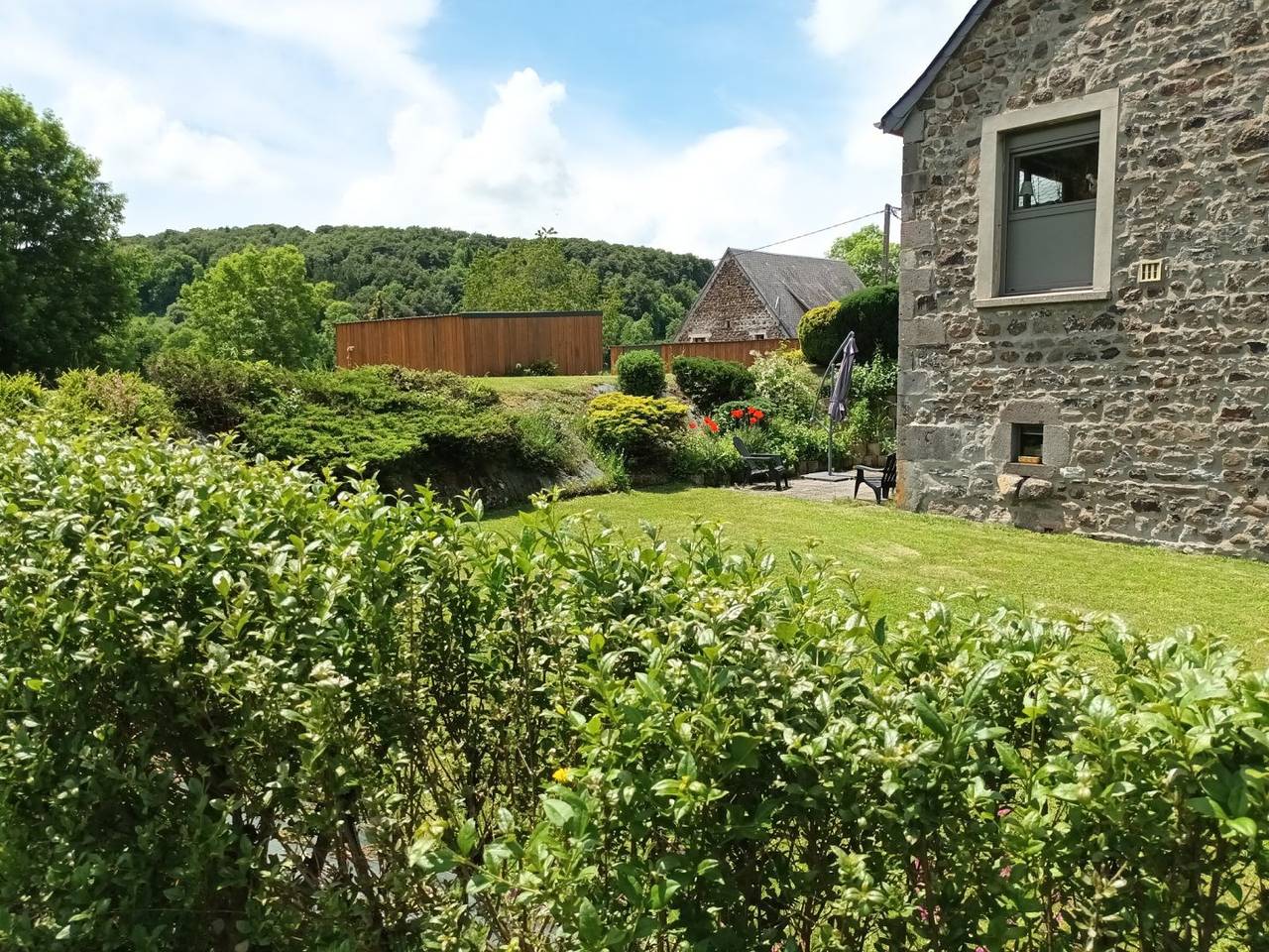 Charmant logement dans petit village typique in Saint-Sauves-d'Auvergne, Parc naturel régional des Volcans d'Auvergne
