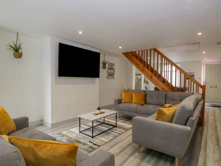 Cottage for 8 people, with garden in England