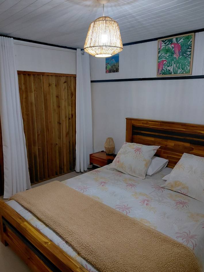 Studio entier, Appartement « Les Saules » avec vue sur le lac, balcon et Wi-Fi in Cilaos, Île de la Réunion