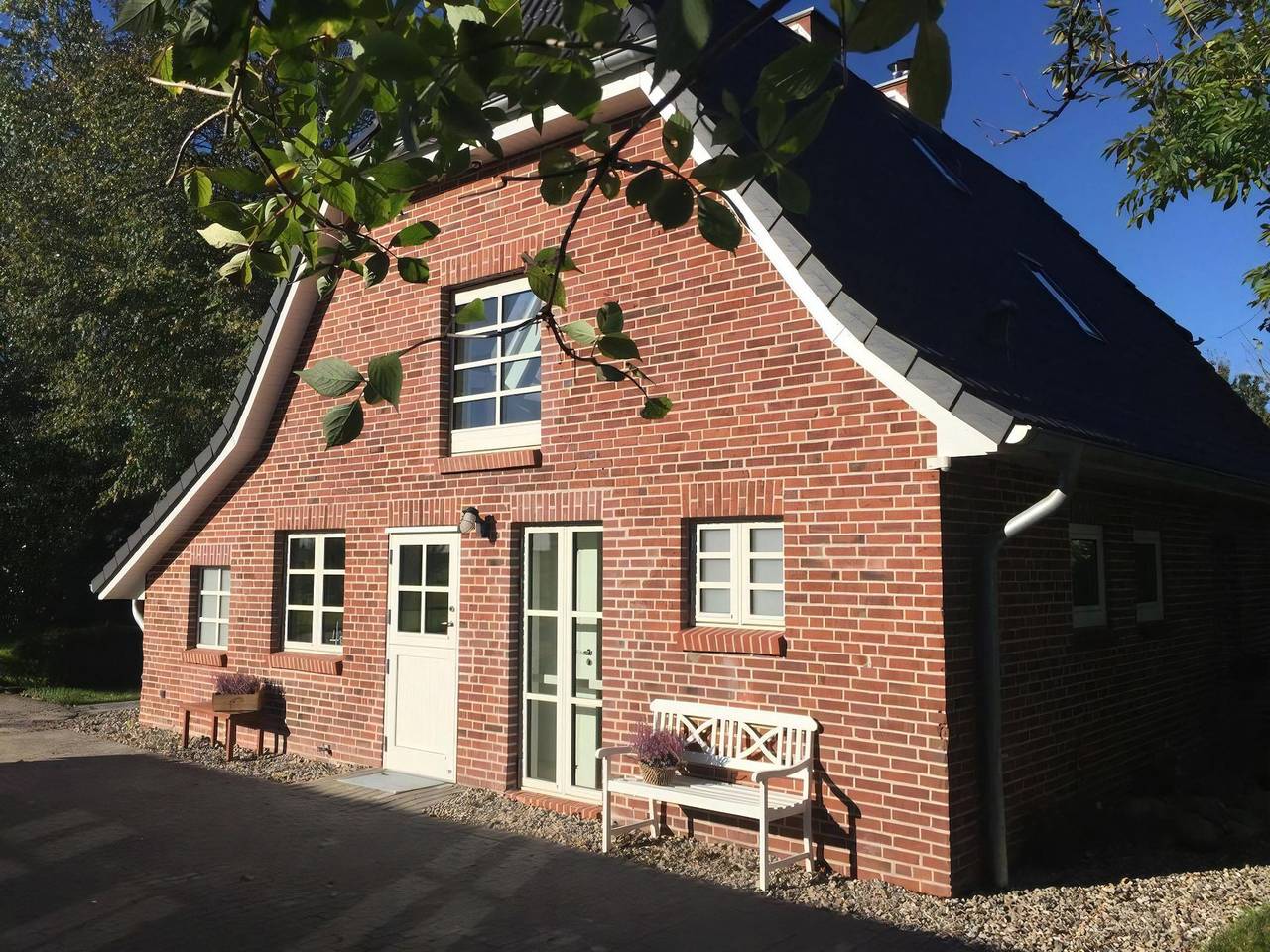 Johannisnest Comfortable holiday residence in Poppenbüll, Eiderstedt