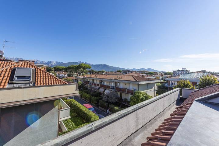 Appartement entier, Appartement de vacances pour 6 personnes avec balcon/terrasse in Marina di Massa, Massa (Italie)