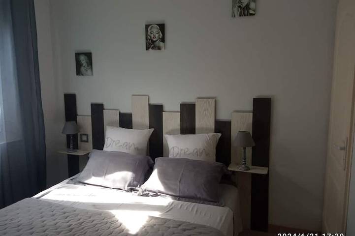 Gîte pour 3 personnes, avec jardin ainsi que piscine et terrasse à Eygalières - 2