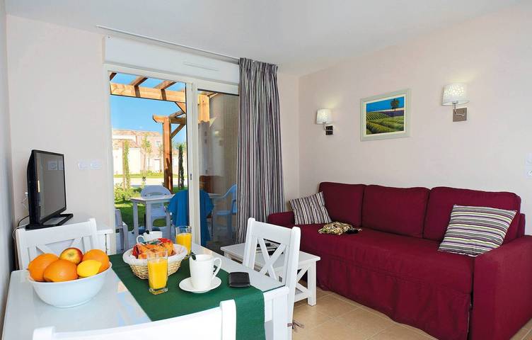 Gîte pour 4 personnes, avec Piscine et Sauna à Paradou