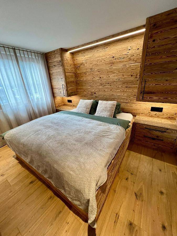 Hütte für 4 Personen, mit Terrasse und Sauna sowie Ausblick in Kandersteg