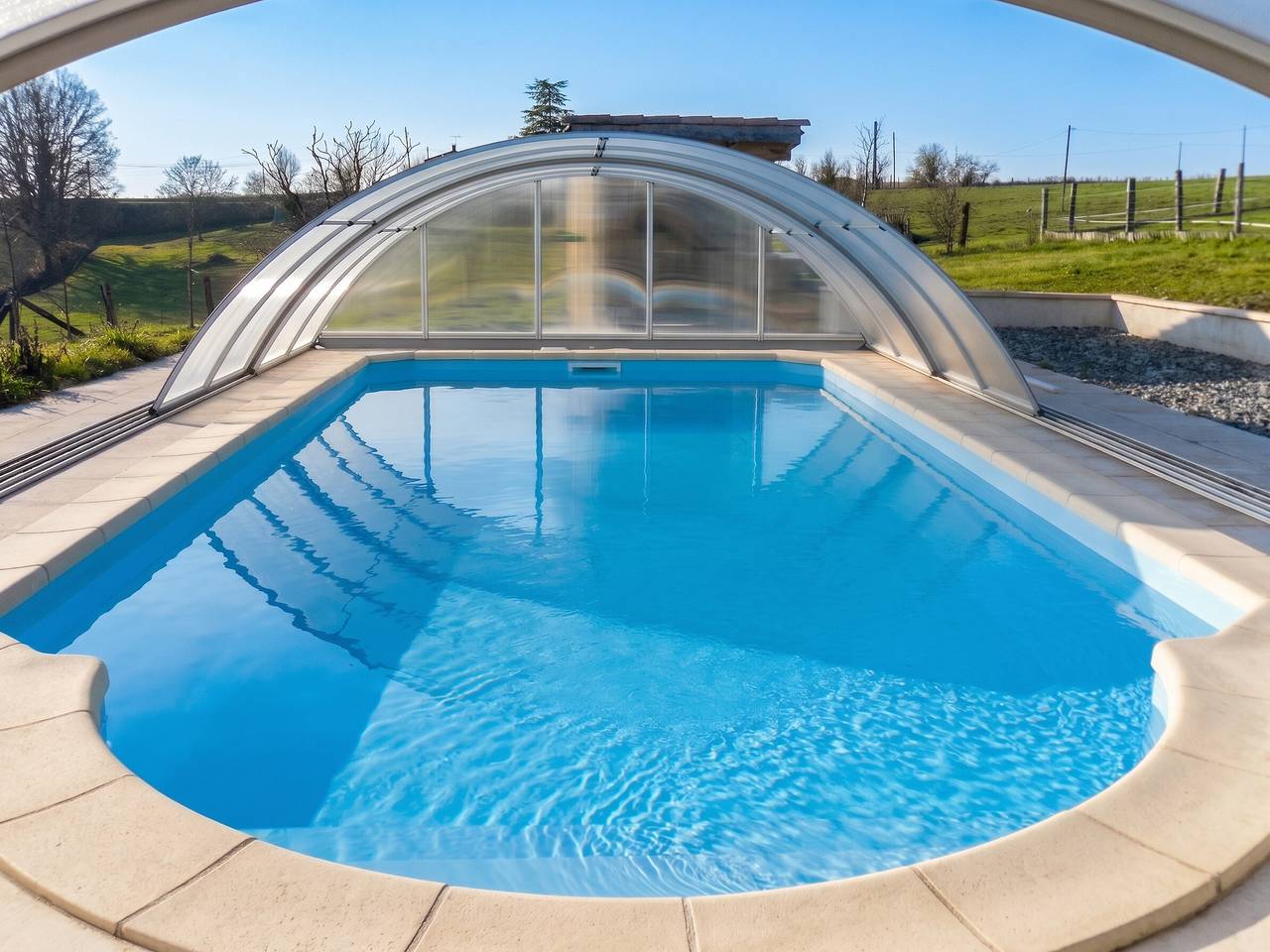 Maison charmante à Puycelsi avec piscine privée et jardin in Puycelsi, Région d'Albi