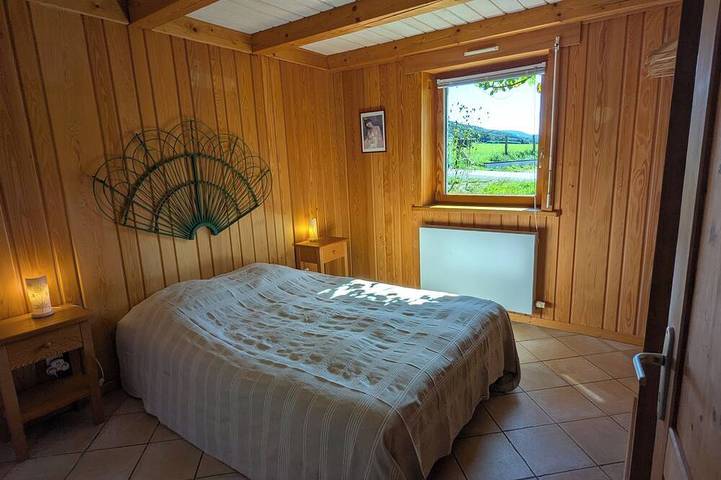 Gîte pour 9 personnes, avec jacuzzi et jardin à Laveline-du-Houx - 2