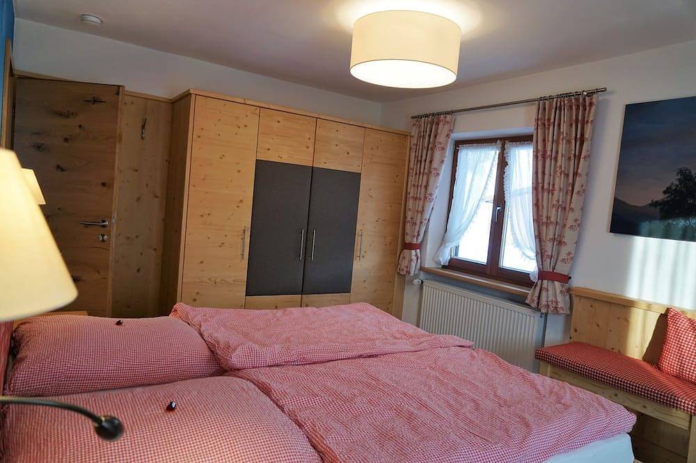 Ganze Wohnung, 2-Raum-Ferienwohnung, ca. 45qm mit sonnigem Südbalkon in Reit im Winkl, Bayerische Alpen