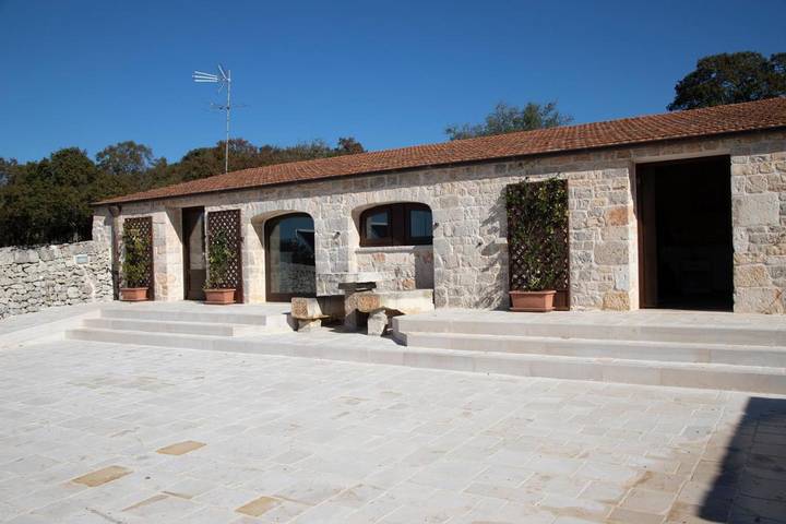 B&b per 2 persone, con giardino e piscina nonché panorama in Putignano