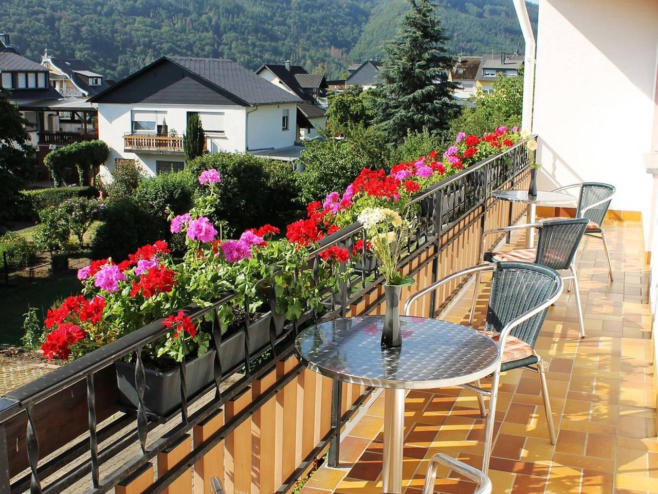 Ferienweingut Manfred Schneiders - Doppelzimmer Nr. 2 in Kröv, Bernkastel-Kues & Umgebung