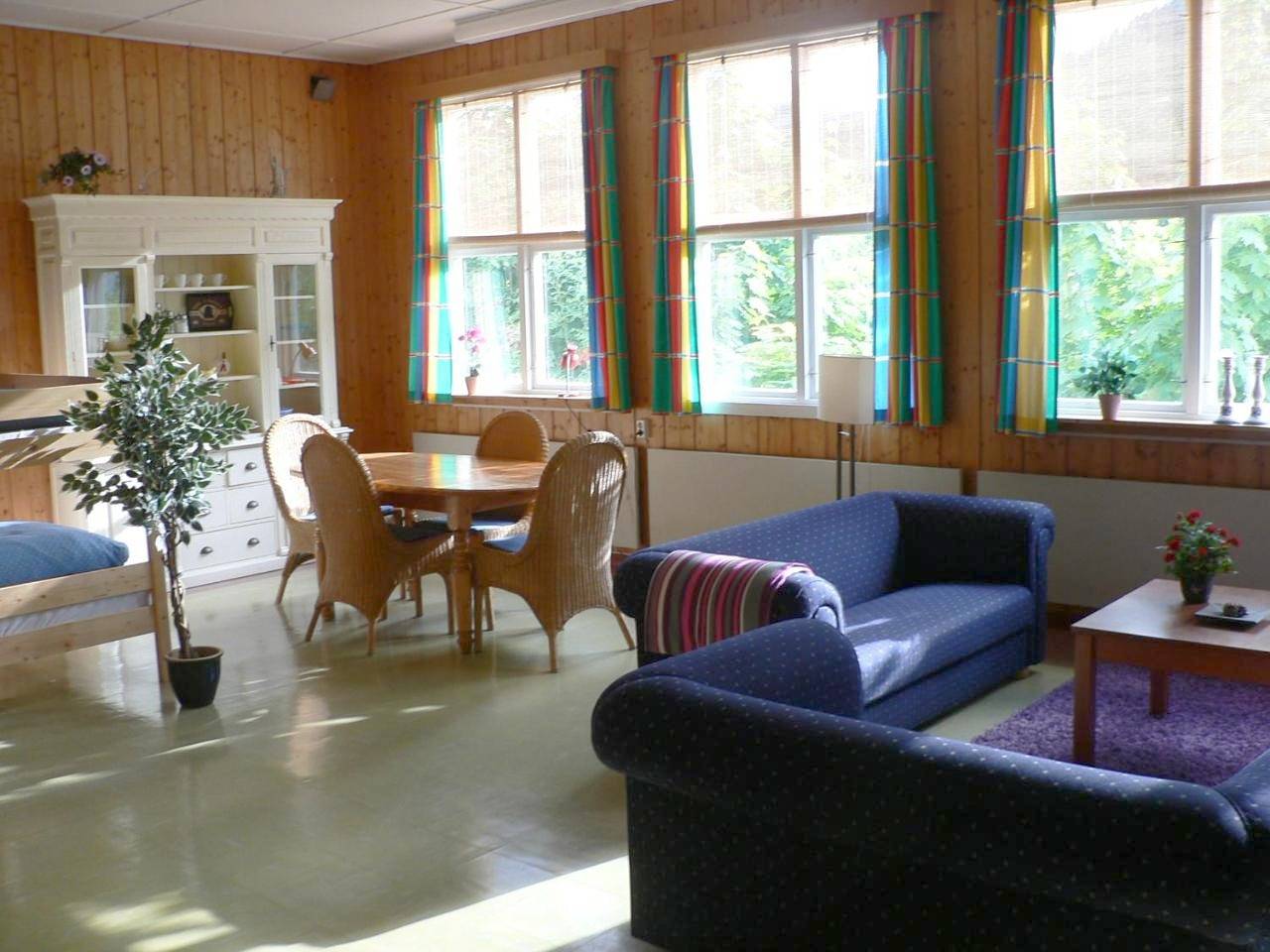 Ganze Wohnung, Studio Apartment with Shared Bathroom (5 Adults) in Drangedal