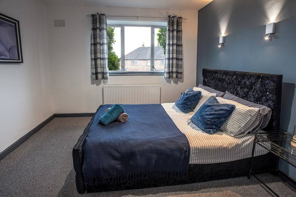 Stylish 3 bedroom Wigan House sleeps 7 in Wigan, Grand Manchester
