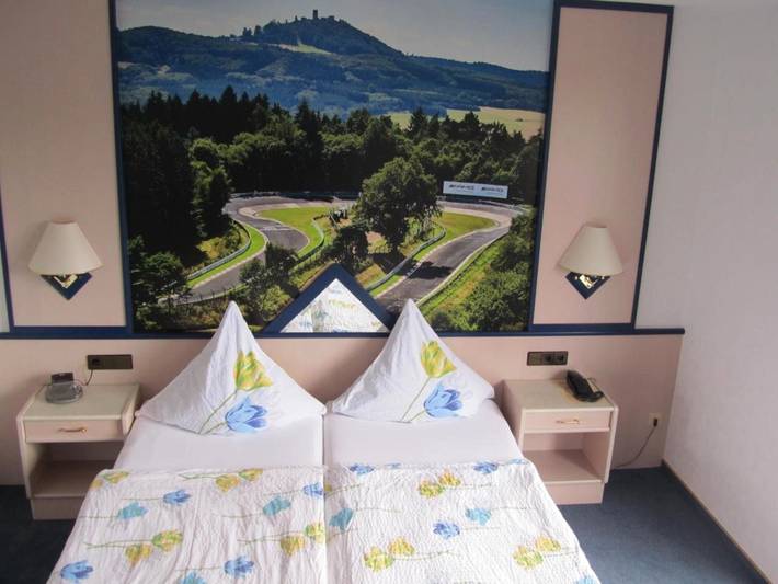 Hôtel pour 2 personnes, avec jardin et vue, adapté aux familles à Nürburg - 4