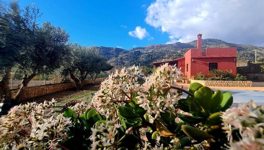 Casa de vacaciones para 8 personas, con Terraza y Jardín además de Piscina y Vistas en Vélez de Benaudalla