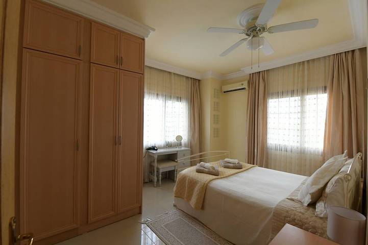 Luxuriöse Villa mit 5 Schlafzimmern am wahrscheinlich besten Strand in Famagusta, Nordzypern in Famagusta, Nordzypern