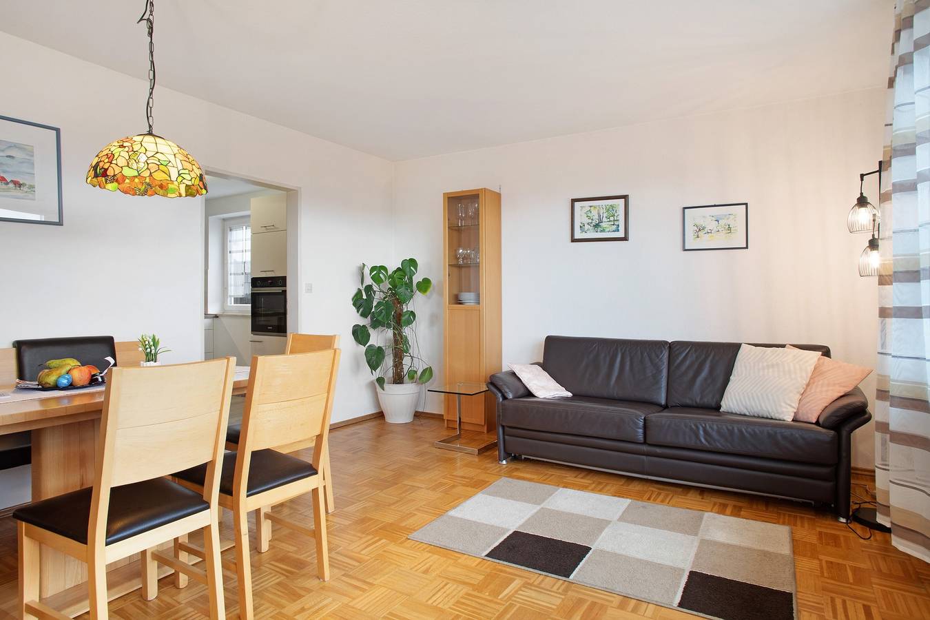 Ganze Wohnung, Ferienwohnung 1 Parterre Marschall" mit privater Terrasse, Gemeinschaftsgarten und Wlan in Wasserburg (Bodensee), Bayerisch Schwaben