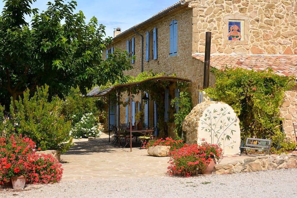 Mas ancien dans un cadre de charme in Jouques, Région d'Aix-en-Provence