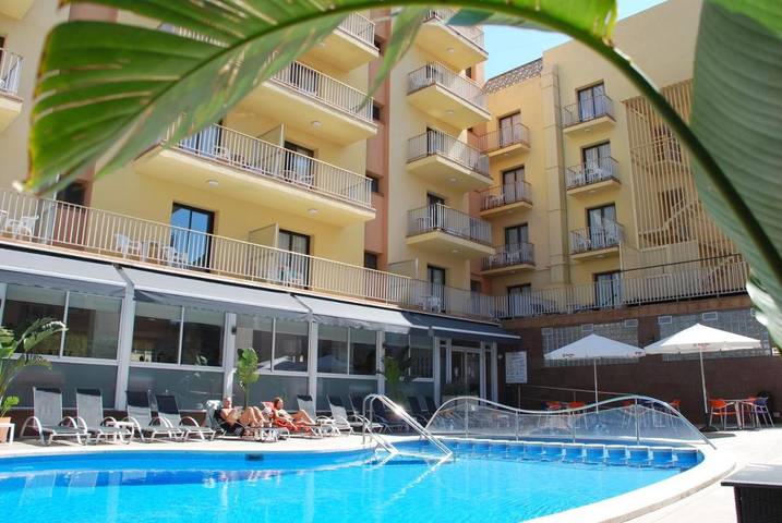 Hotel dla 2 osób, z widok i basen dla dzieci oraz taras i basen w Blanes
