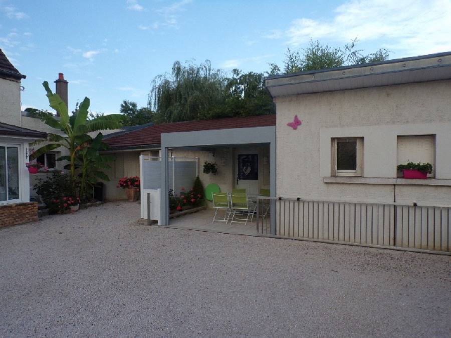 Gîte pour 4 personnes avec jardin in Dole, Jura