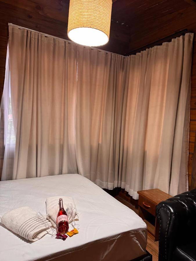 Casas e apartamentos de temporada para 2 pessoas, com vista e piscina, com animais de estimação em Governador Celso Ramos