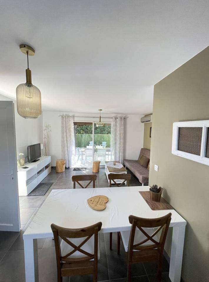 Gîte pour 5 personnes, avec terrasse et jardin à Vallon-Pont-d'Arc - 4