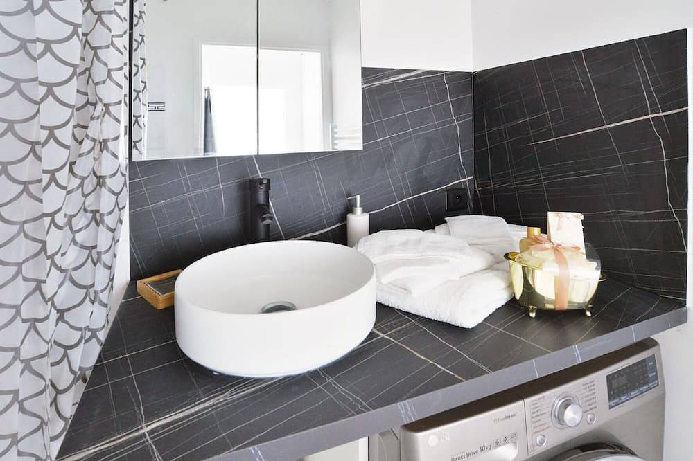 Entire apartment, Apartment located 5min from Disneyland and Vallée village in Magny-le-Hongre, Seine-et-Marne