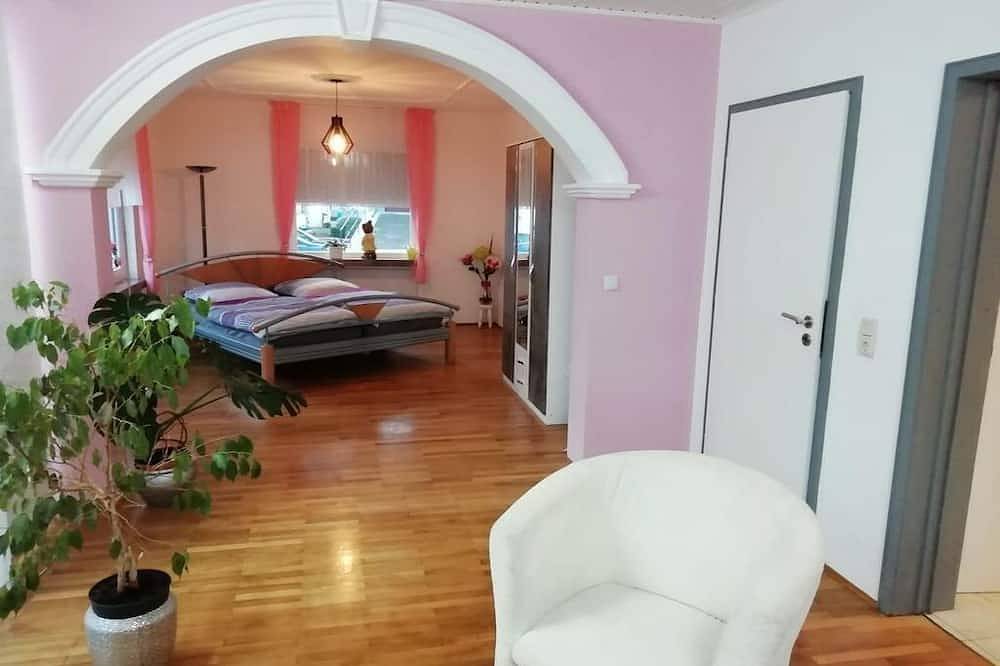 Ganze Wohnung, Marinas Ferienhaus - Ferienwohnung 1  (Eg) in Klüsserath, Moseleifel