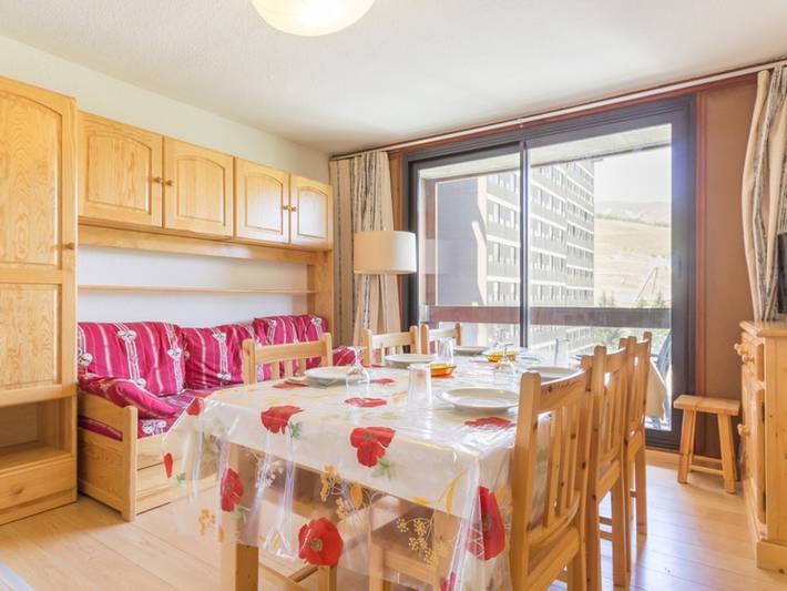 Chalet pour 8 personnes, avec terrasse et piscine dans Le Corbier